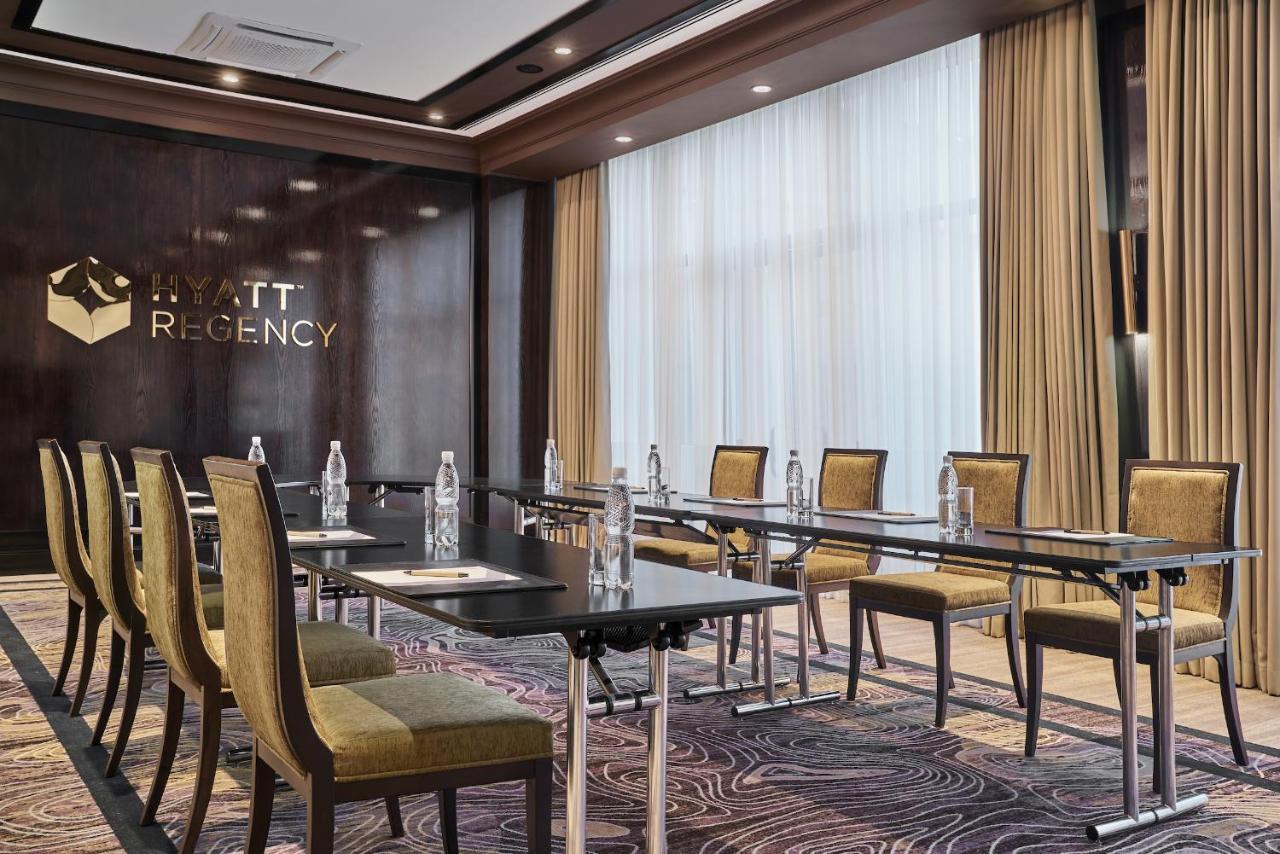 Hyatt Regency Bishkek Hotel Bagian luar foto