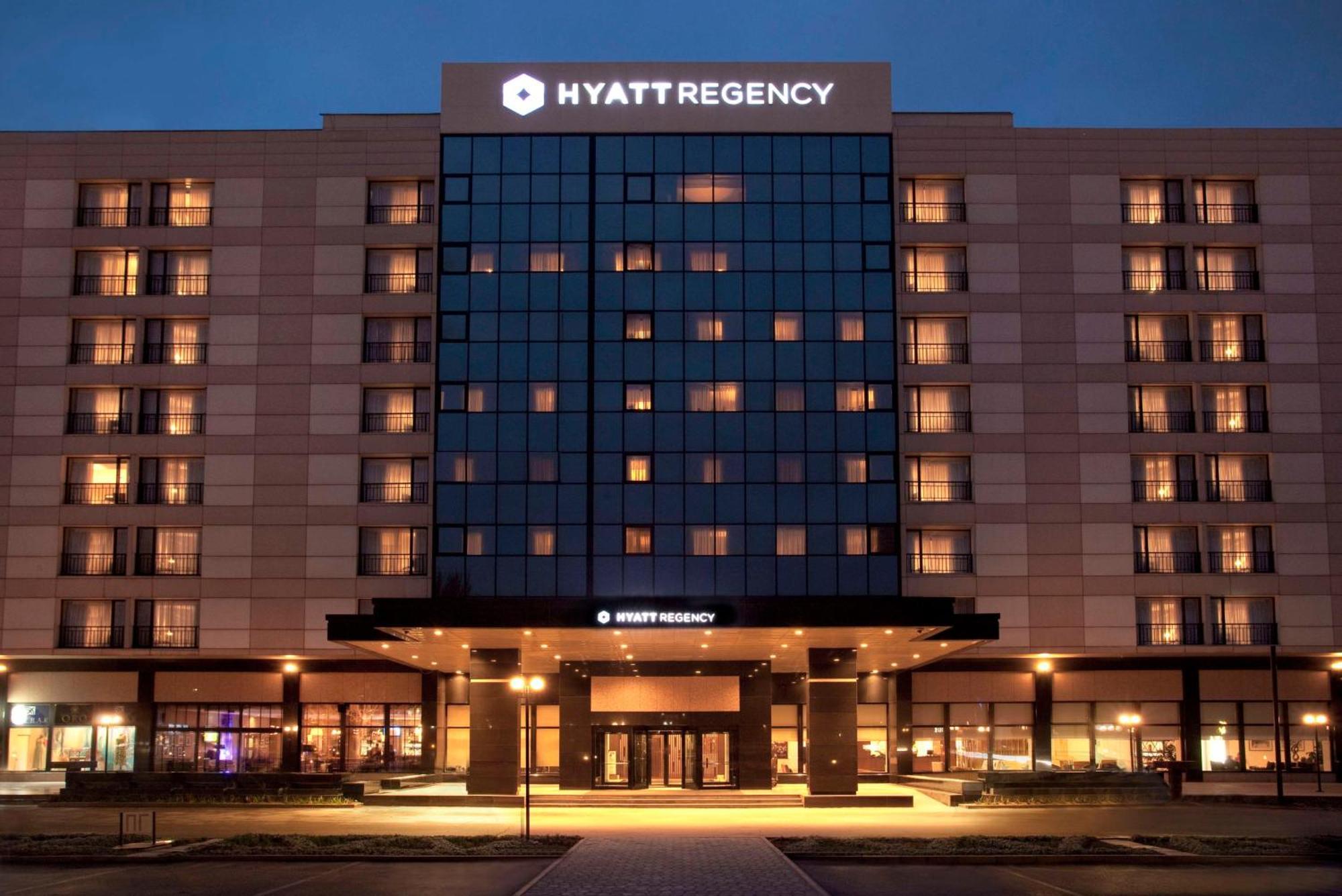 Hyatt Regency Bishkek Hotel Bagian luar foto