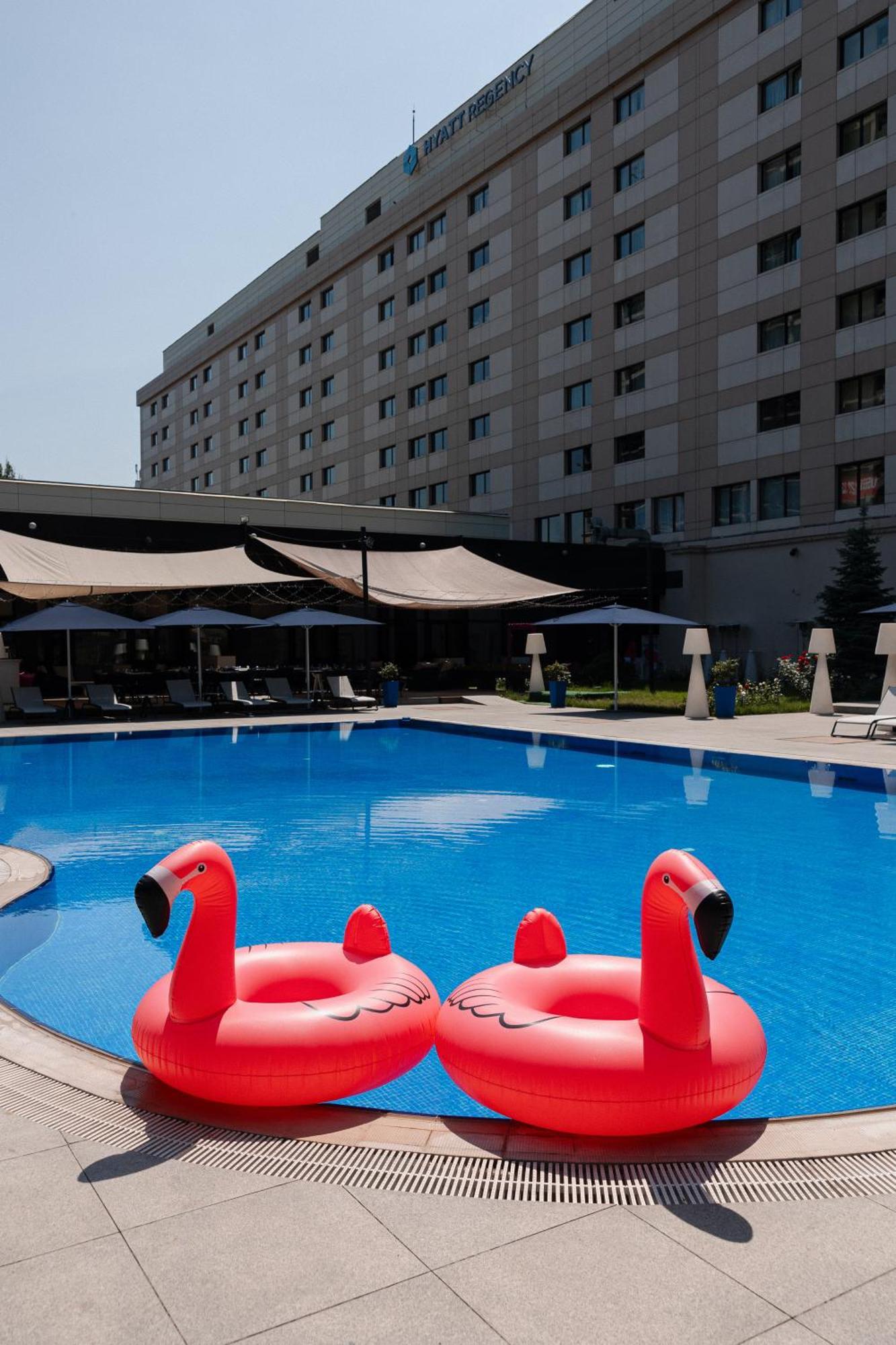 Hyatt Regency Bishkek Hotel Bagian luar foto
